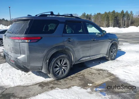 2025 Nissan Pathfinder Sv 4Wd z USA, uszkodzony, nr VIN 5N1DR3BC1SC209728